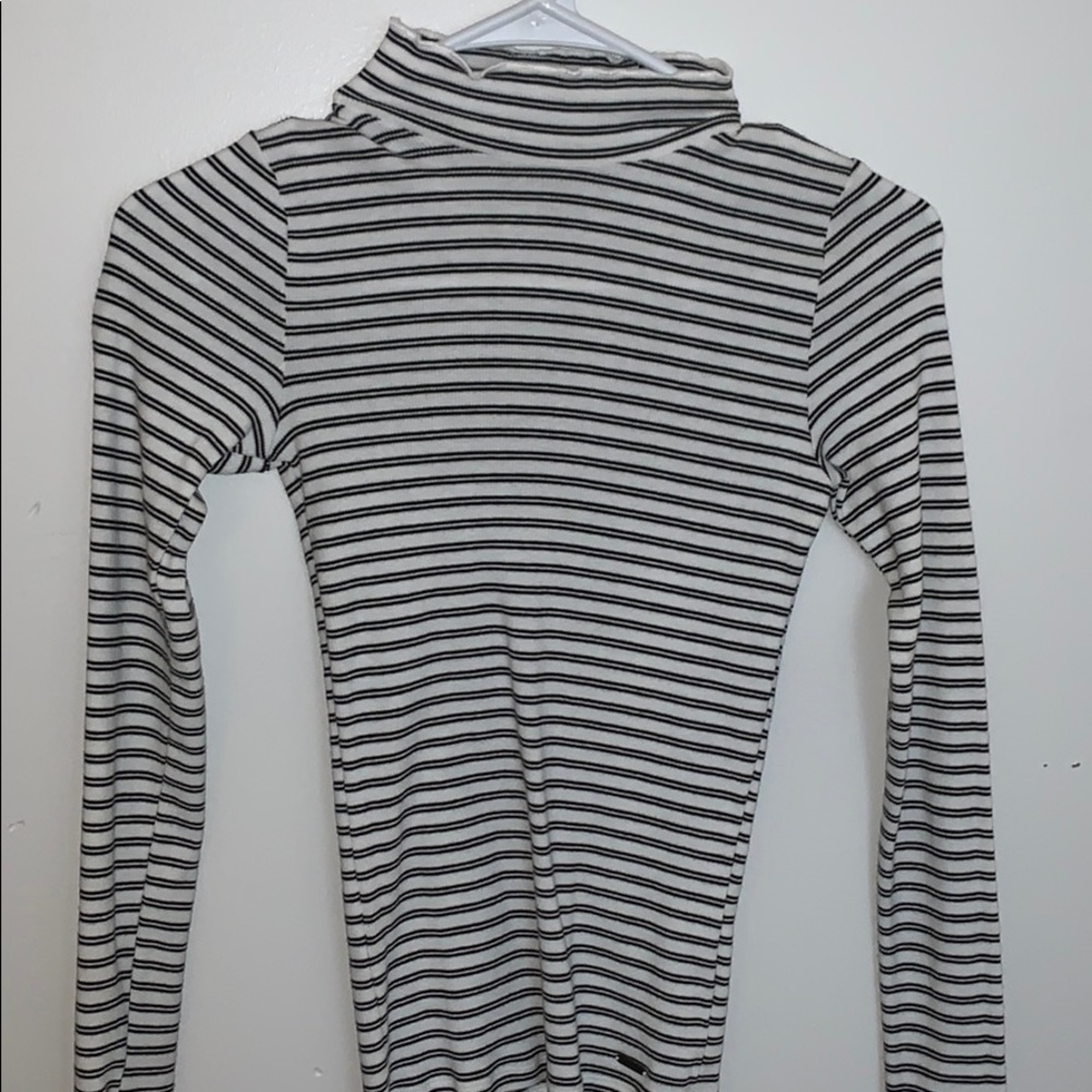 🌸4 for $25🌸Long sleeve lettuce cut top